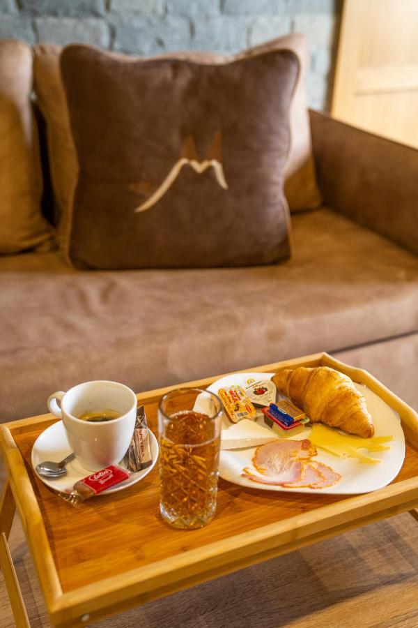 Hotel And Moreni 4*